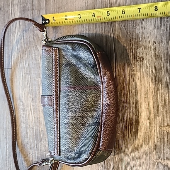 Chaps Green Plaid Purse or wristlet​ - Picture 6 of 6